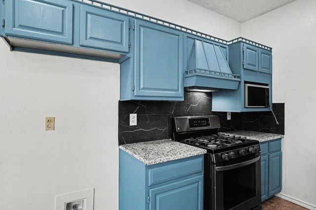 4002 Tropic Lane, Rowlett, TX 75088