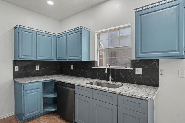 4002 Tropic Lane, Rowlett, TX 75088