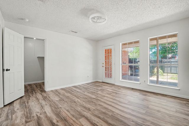 4002 Tropic Lane, Rowlett, TX 75088