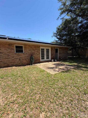 5599 Wesley Dr, Milton, FL 32570
