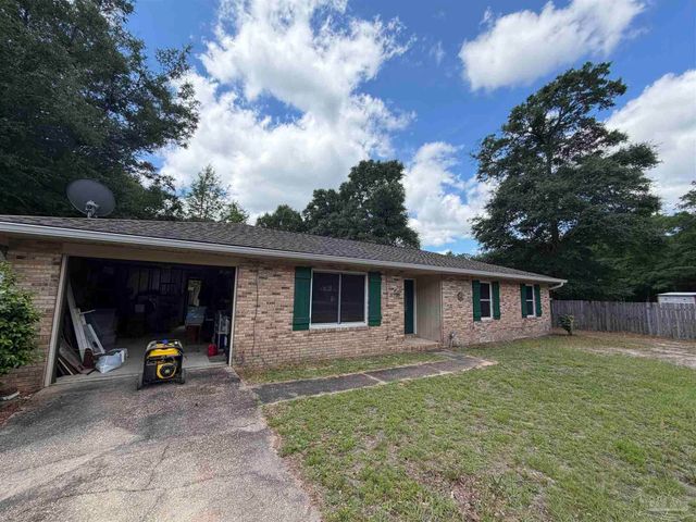 5599 Wesley Dr, Milton, FL 32570