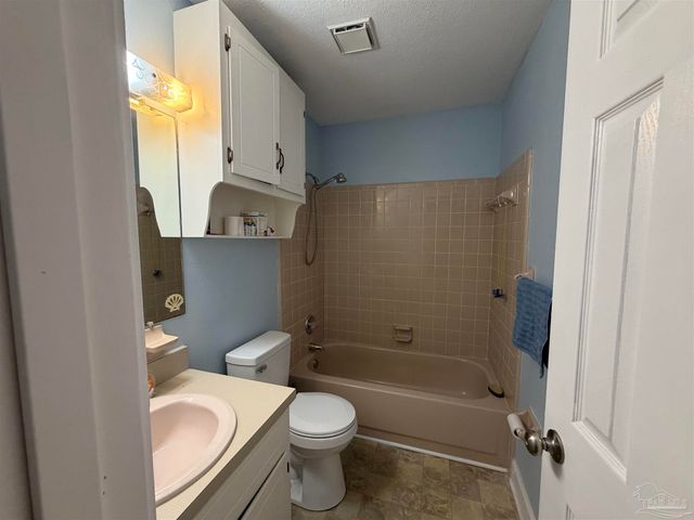 5599 Wesley Dr, Milton, FL 32570