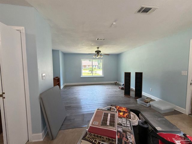 5599 Wesley Dr, Milton, FL 32570