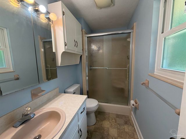 5599 Wesley Dr, Milton, FL 32570