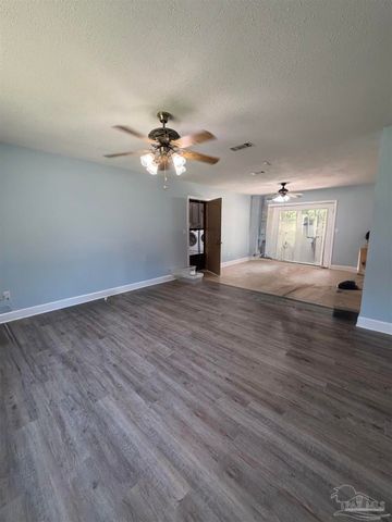 5599 Wesley Dr, Milton, FL 32570