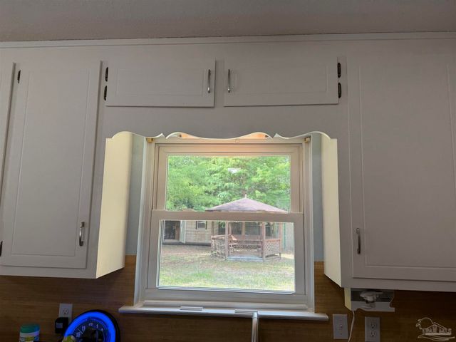 5599 Wesley Dr, Milton, FL 32570