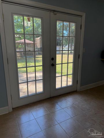 5599 Wesley Dr, Milton, FL 32570