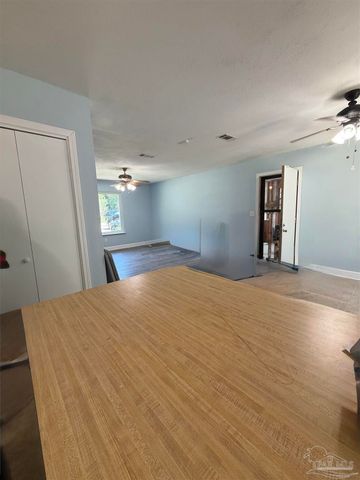 5599 Wesley Dr, Milton, FL 32570