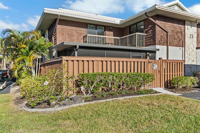 2302 SE Round Table Drive B, Port St. Lucie, FL 34952