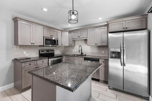 2302 SE Round Table Drive B, Port St. Lucie, FL 34952