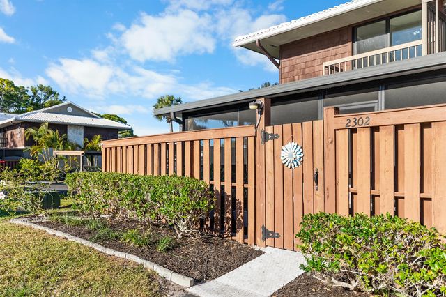 2302 SE Round Table Drive B, Port St. Lucie, FL 34952