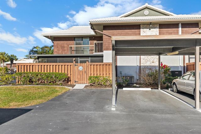 2302 SE Round Table Drive B, Port St. Lucie, FL 34952
