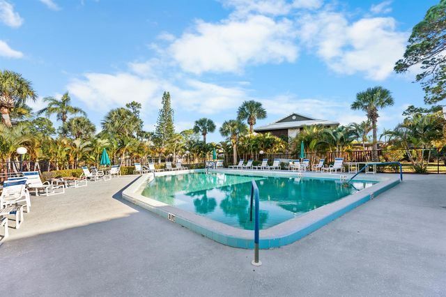2302 SE Round Table Drive B, Port St. Lucie, FL 34952