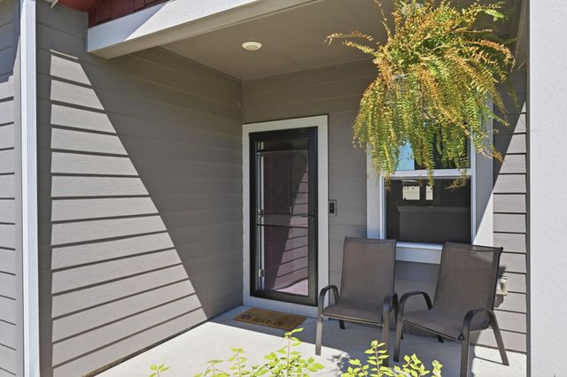 5816 W Georgetown Ln, Spokane, WA 99208