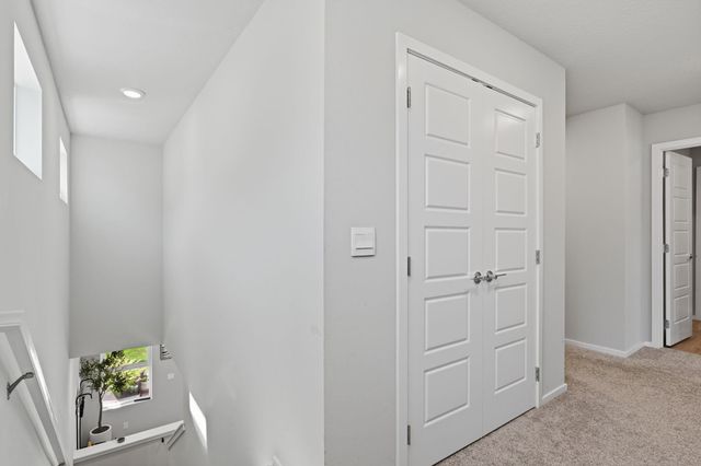 5816 W Georgetown Ln, Spokane, WA 99208