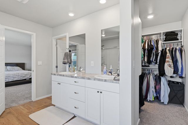 5816 W Georgetown Ln, Spokane, WA 99208