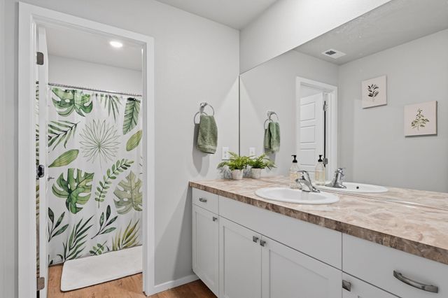 5816 W Georgetown Ln, Spokane, WA 99208
