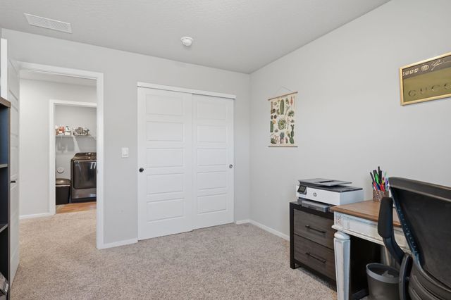 5816 W Georgetown Ln, Spokane, WA 99208