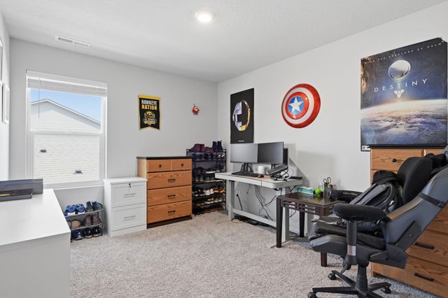 5816 W Georgetown Ln, Spokane, WA 99208