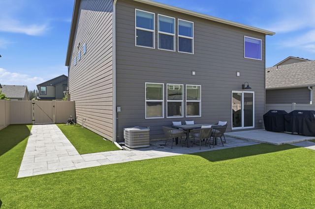 5816 W Georgetown Ln, Spokane, WA 99208