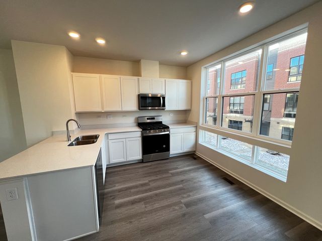 361 Summit Circle, Lombard, IL 60148