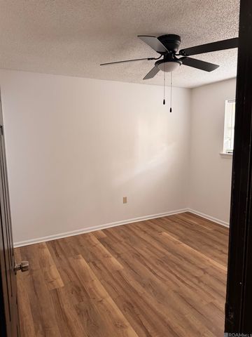 1726 Denver Dr, Baton Rouge, LA 70810