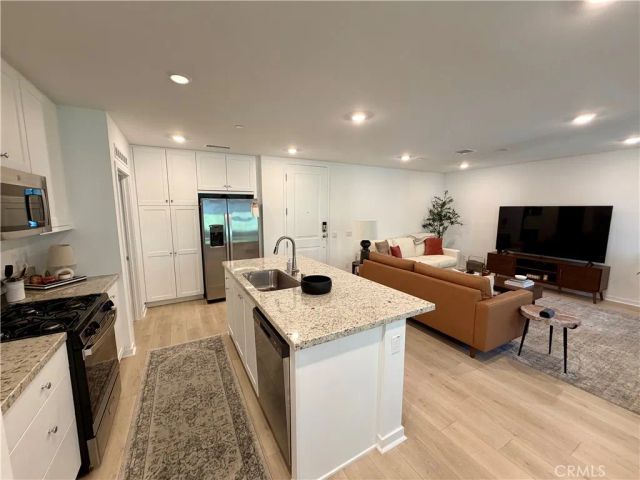 960 N Tangent Privado 205, Ontario, CA 91764