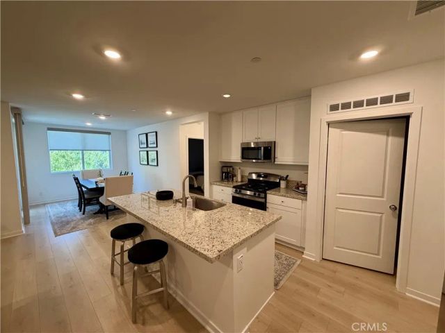 960 N Tangent Privado 205, Ontario, CA 91764