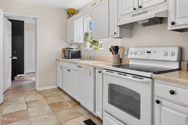 226 Hallock Drive, Abingdon, VA 24210