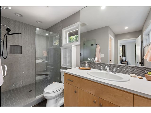 5054 Sw 26TH Pl, Portland, OR 97239