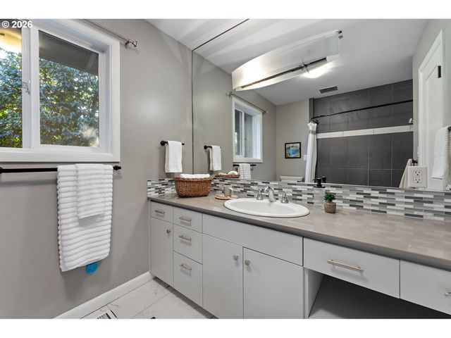 5054 Sw 26TH Pl, Portland, OR 97239