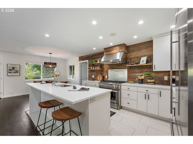 5054 Sw 26TH Pl, Portland, OR 97239