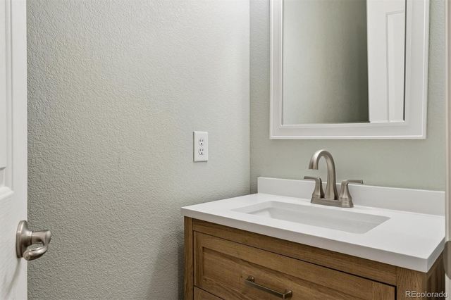 7004 S Fultondale Circle, Aurora, CO 80016