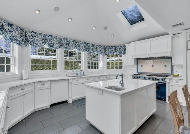 265 Northwoods Road, Manhasset, NY 11030