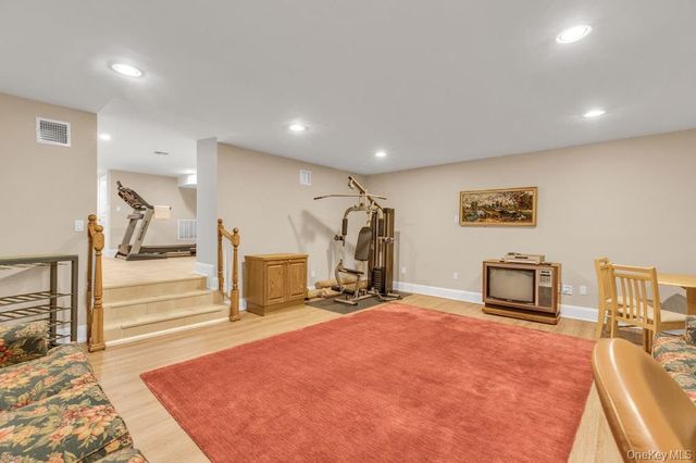 265 Northwoods Road, Manhasset, NY 11030