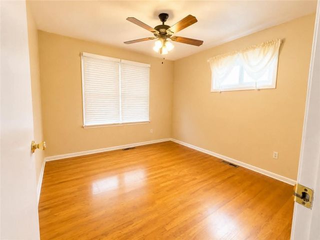 3304 N Delaware Street, Independence, MO 64050