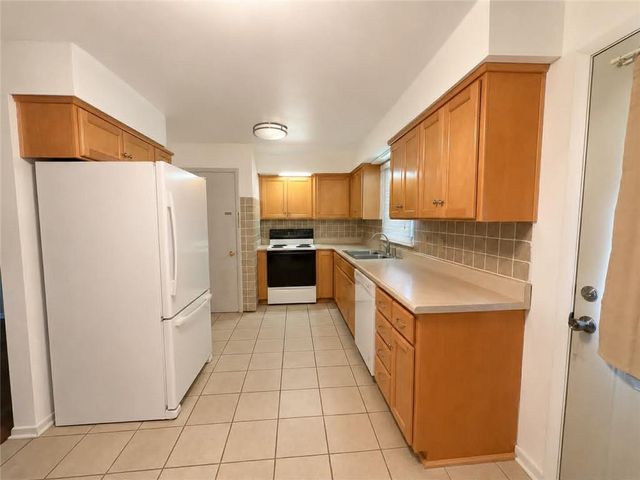 3304 N Delaware Street, Independence, MO 64050