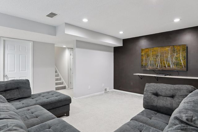 15024 Windemere Lane, Burnsville, MN 55306