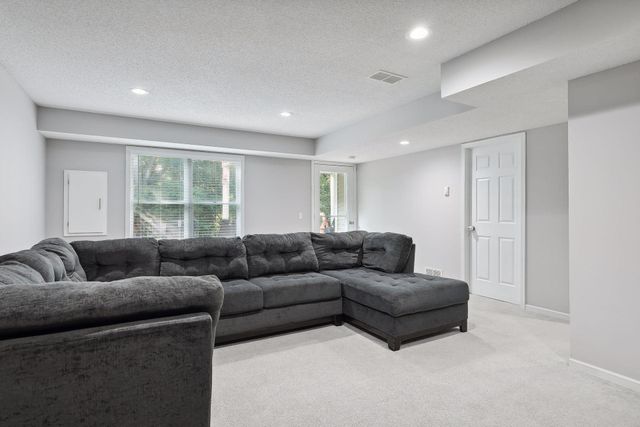 15024 Windemere Lane, Burnsville, MN 55306