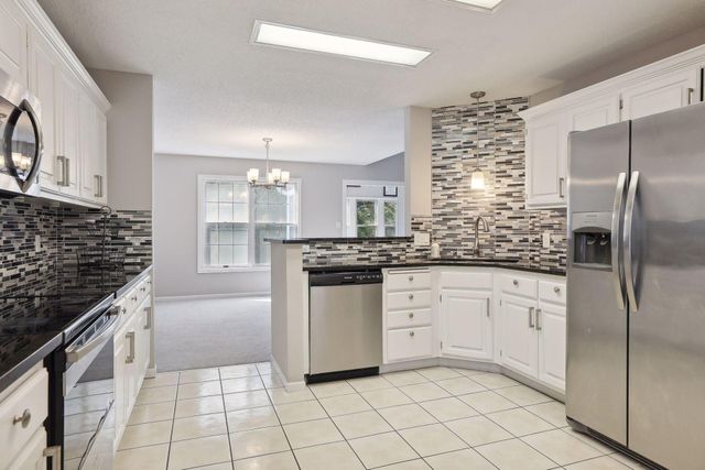 15024 Windemere Lane, Burnsville, MN 55306