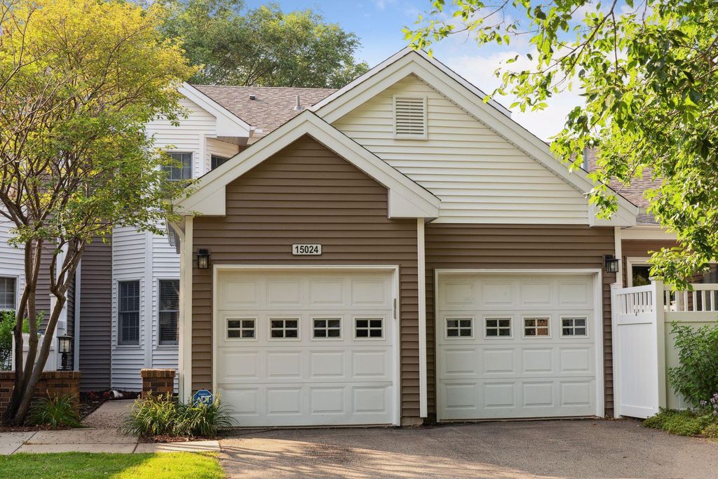 15024 Windemere Lane, Burnsville, MN 55306