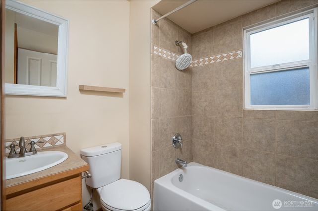 113 Farallone Avenue, Fircrest, WA 98466