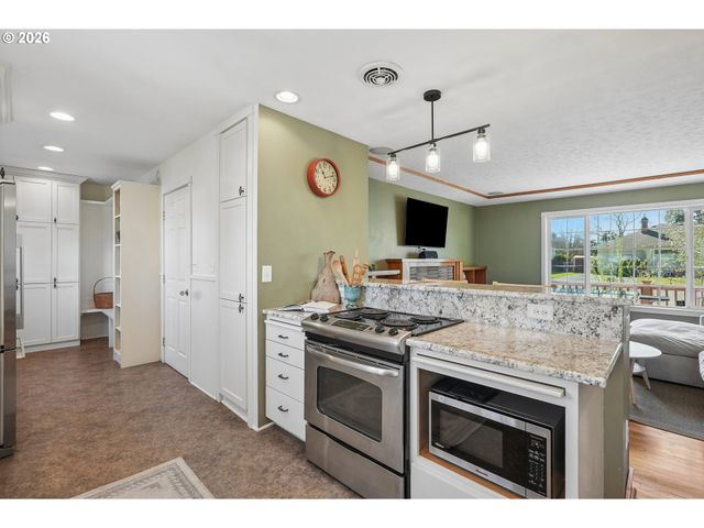 8412 MT THIELSON Ave, Vancouver, WA 98664