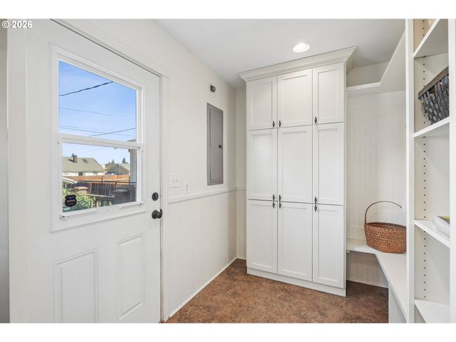 8412 MT THIELSON Ave, Vancouver, WA 98664