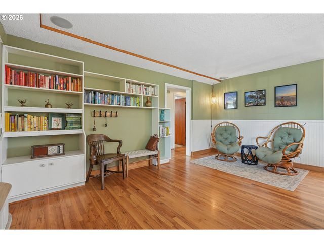 8412 MT THIELSON Ave, Vancouver, WA 98664