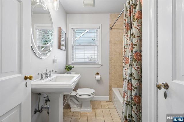 436 Cambridge Road, Ridgewood, NJ 07450