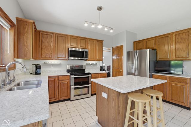 10909 Valley Forge Circle, Carmel, IN 46032