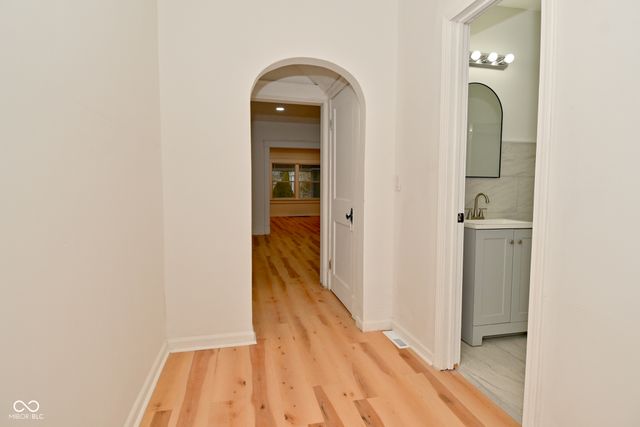 822 N Bradley Avenue, Indianapolis, IN 46201