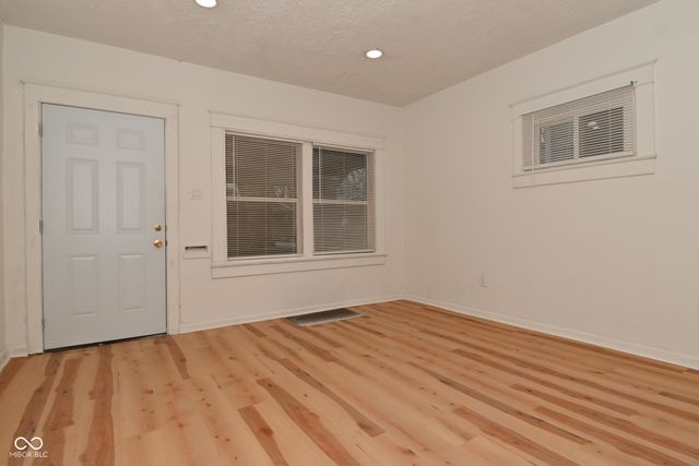 822 N Bradley Avenue, Indianapolis, IN 46201