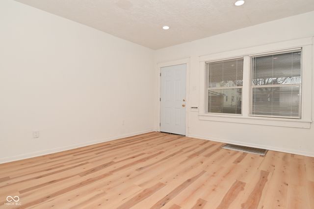 822 N Bradley Avenue, Indianapolis, IN 46201